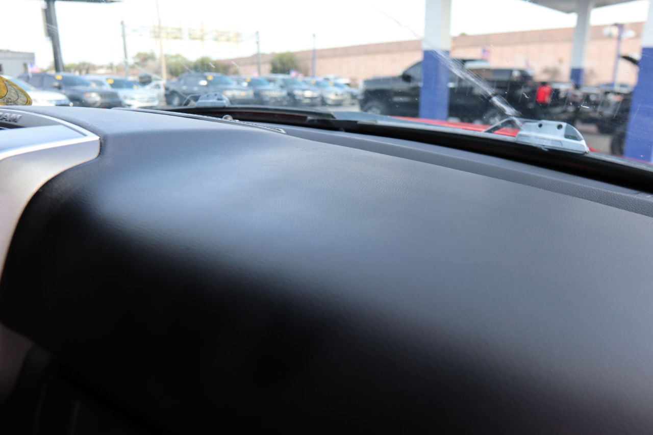 RAM 1500 Big Horn 4x4 Crew Cab 5'7" Box 2020