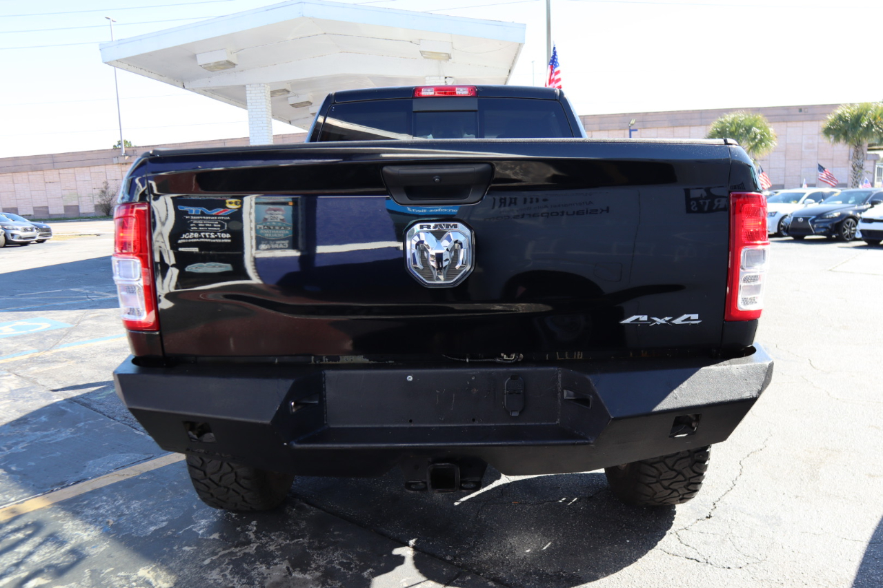 RAM 2500 Tradesman 4x4 Crew Cab 6'4" Box 2020