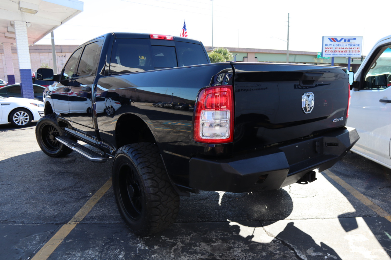 RAM 2500 Tradesman 4x4 Crew Cab 6'4" Box 2020