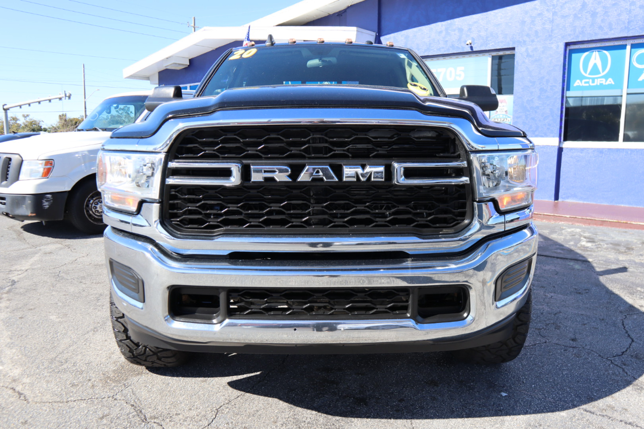 RAM 2500 Tradesman 4x4 Crew Cab 6'4" Box 2020