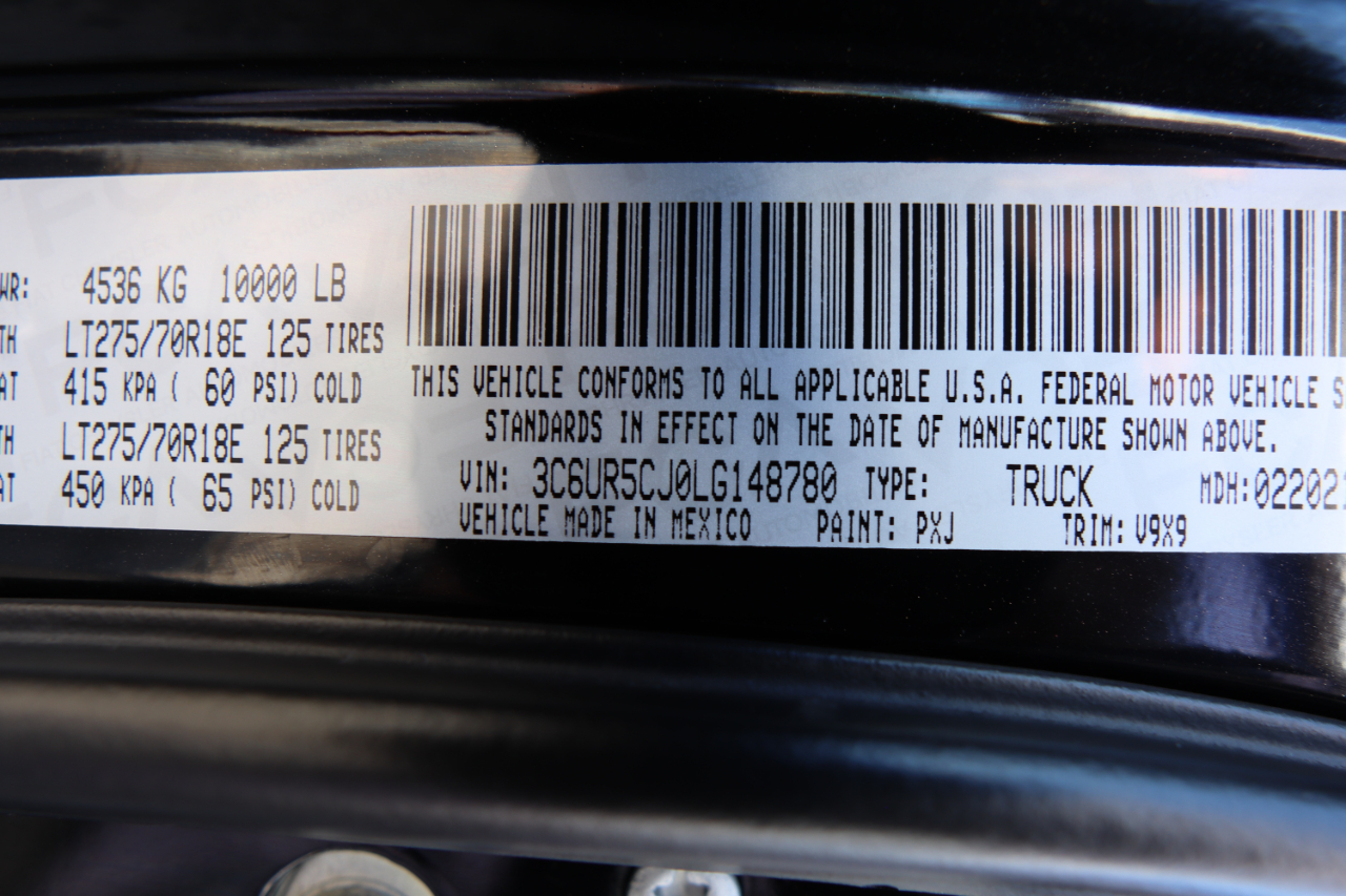 RAM 2500 Tradesman 4x4 Crew Cab 6'4" Box 2020