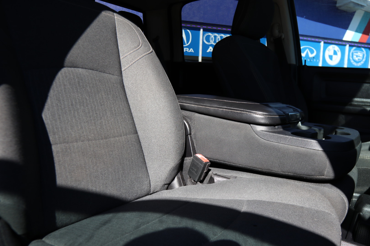 RAM 2500 Tradesman 4x4 Crew Cab 6'4" Box 2020