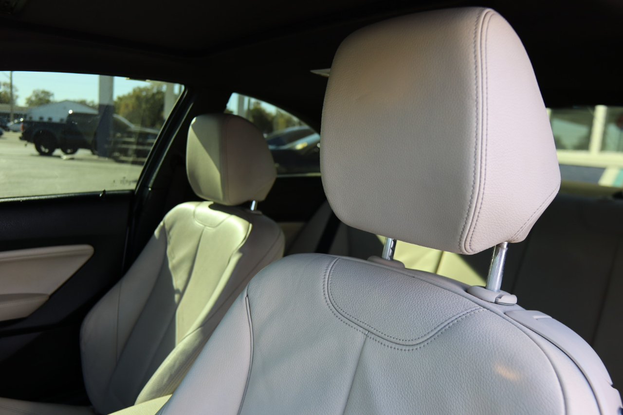 BMW 2 Series 2dr Cpe M235i RWD 2015