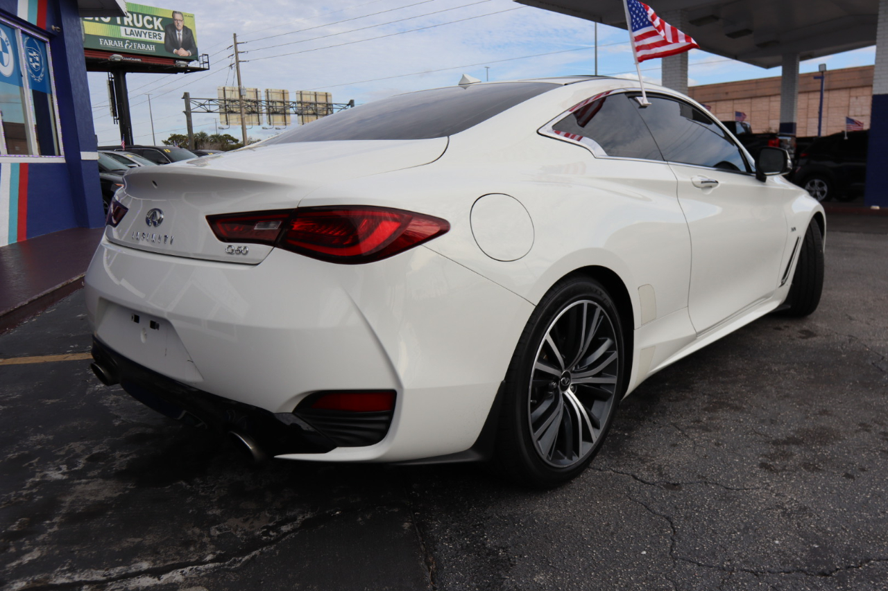 Infiniti Q60 3.0t LUXE RWD 2020