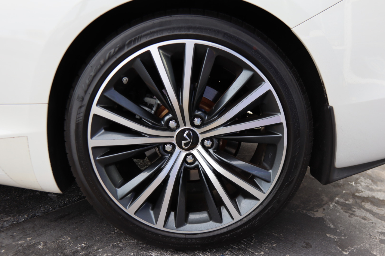 Infiniti Q60 3.0t LUXE RWD 2020