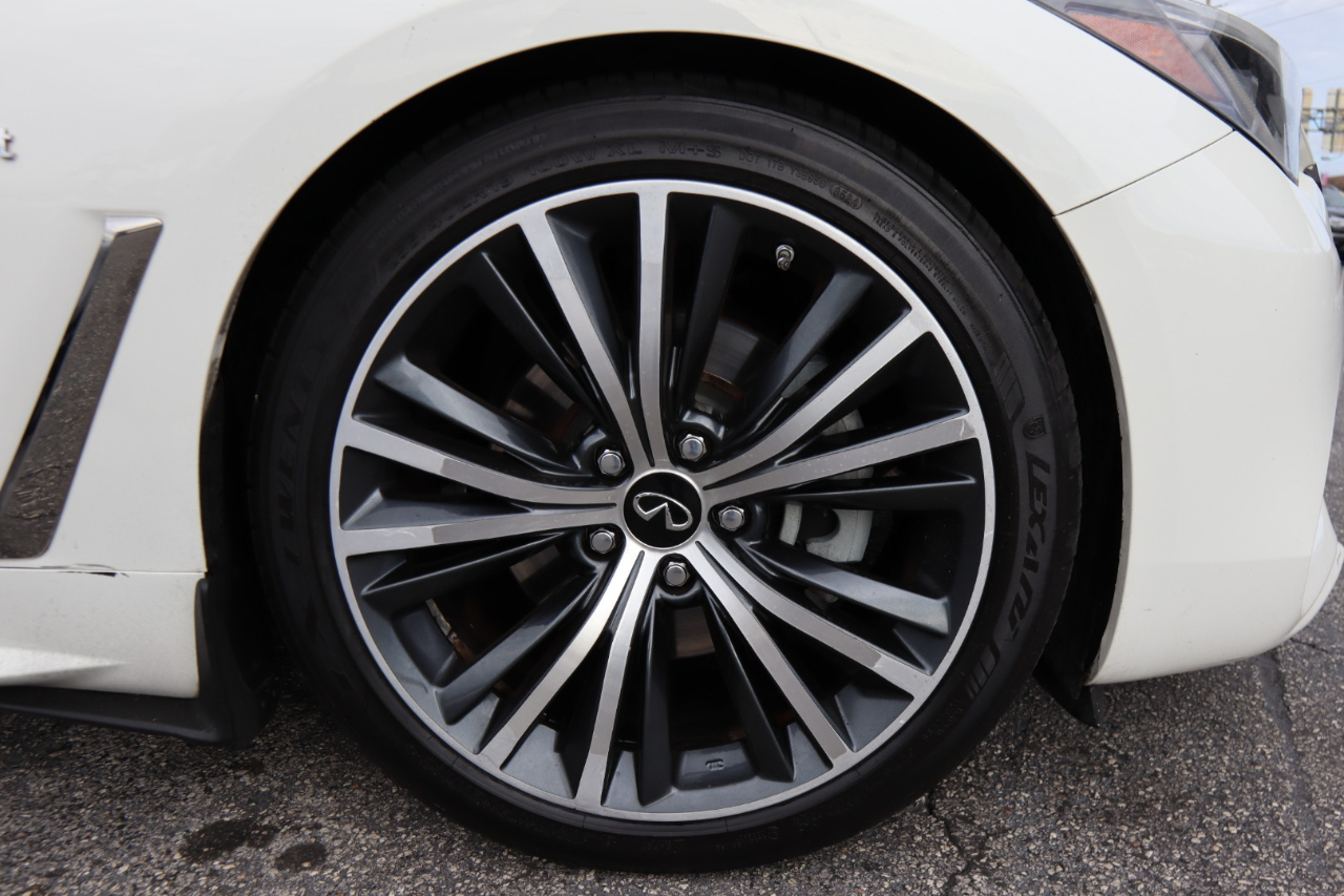 Infiniti Q60 3.0t LUXE RWD 2020