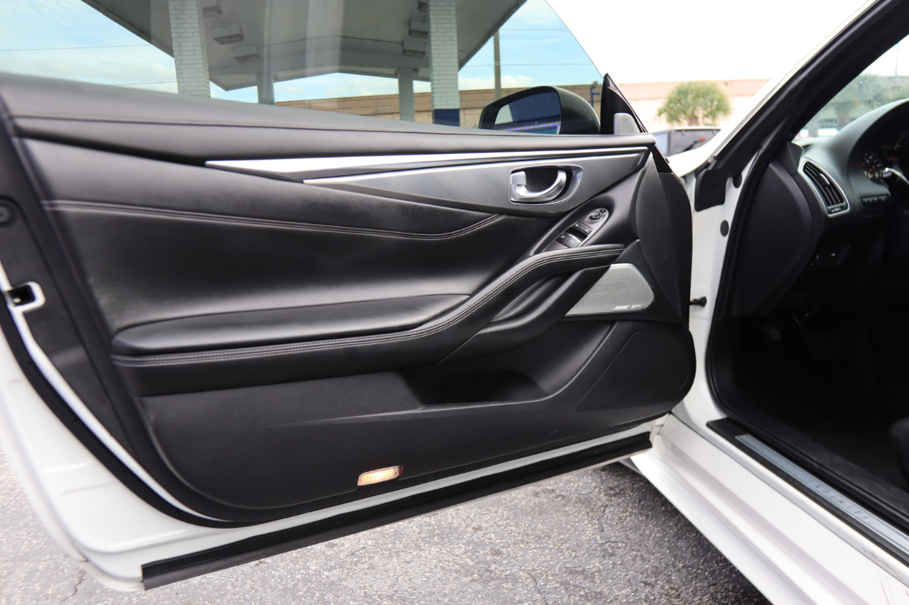 Infiniti Q60 3.0t LUXE RWD 2020