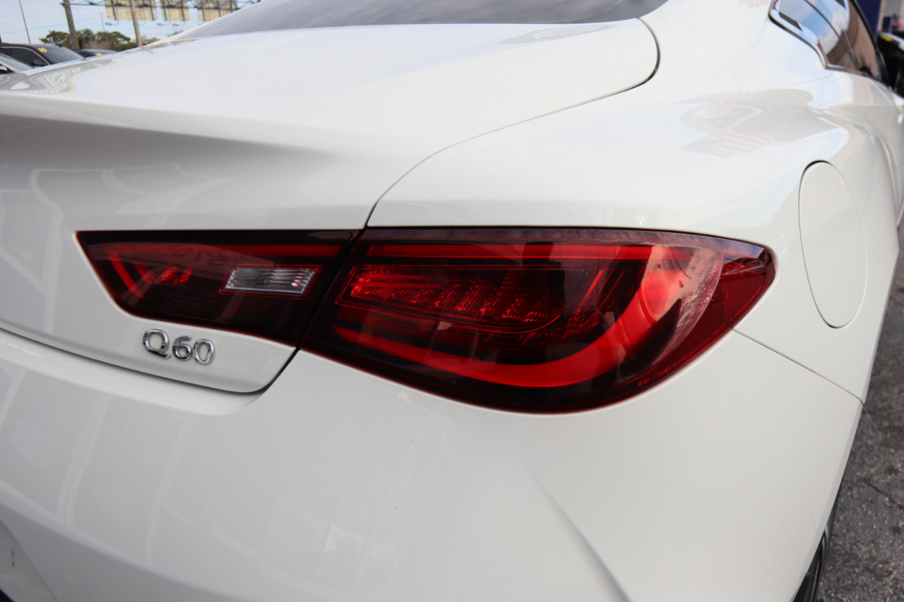 Infiniti Q60 3.0t LUXE RWD 2020