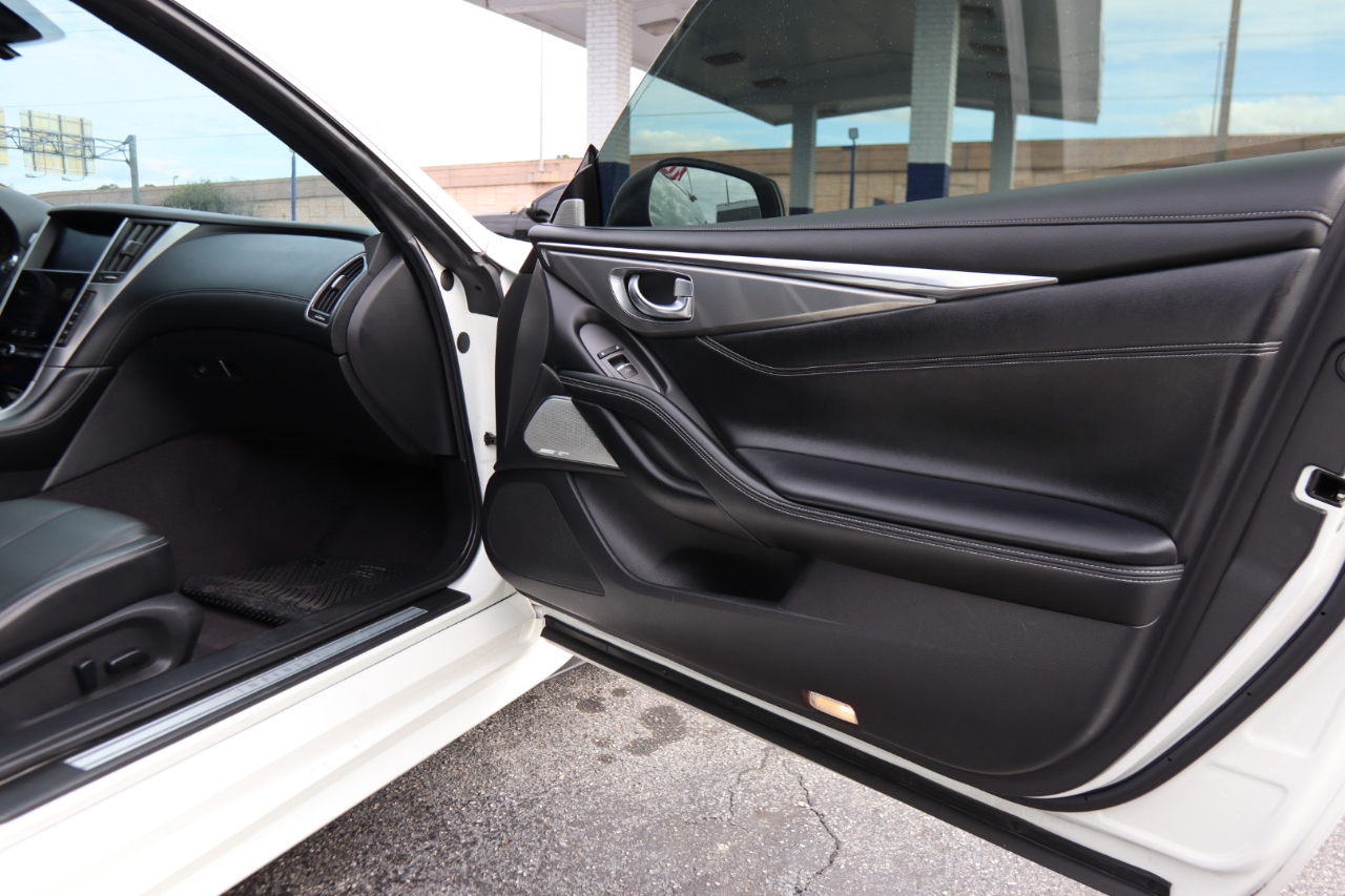 Infiniti Q60 3.0t LUXE RWD 2020