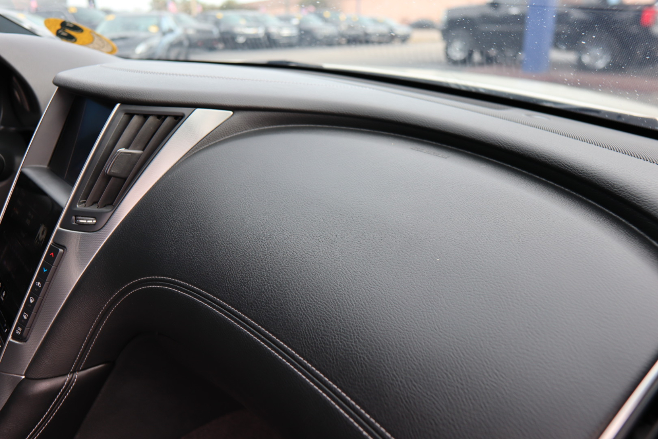 Infiniti Q60 3.0t LUXE RWD 2020