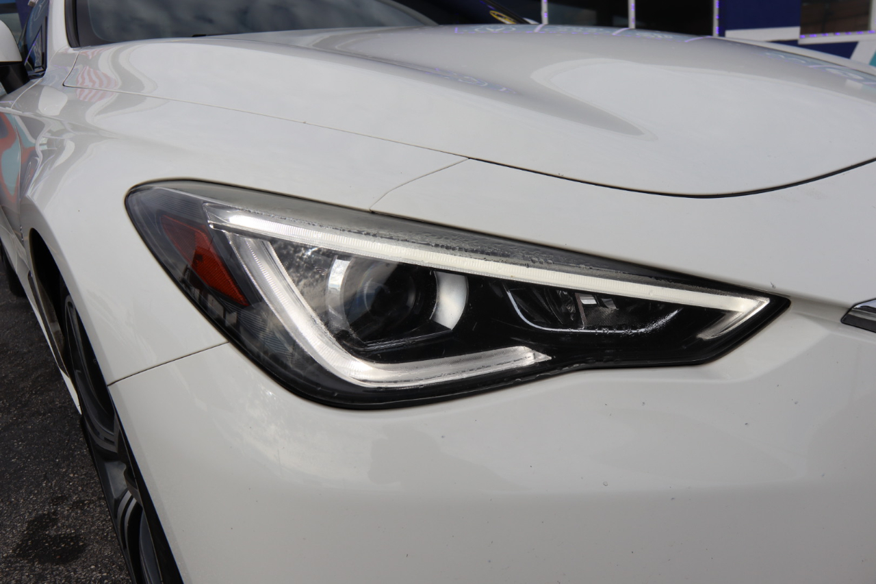 Infiniti Q60 3.0t LUXE RWD 2020