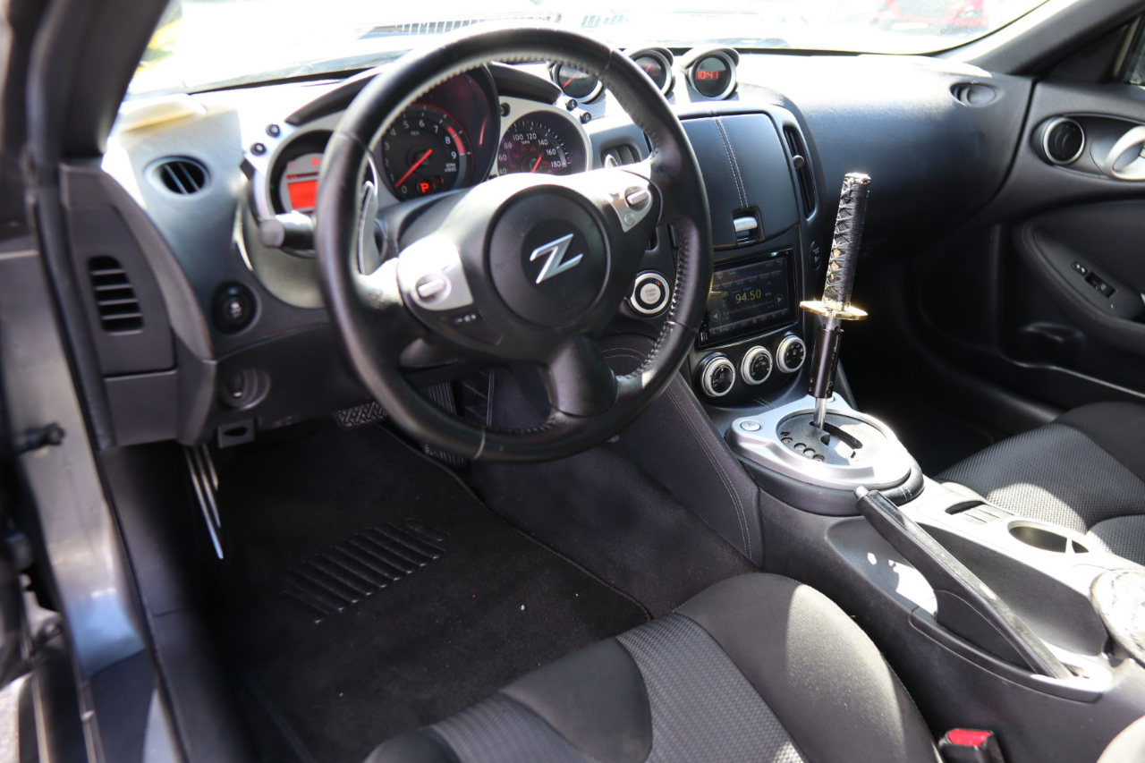 Nissan 370Z 2dr Cpe Auto 2012