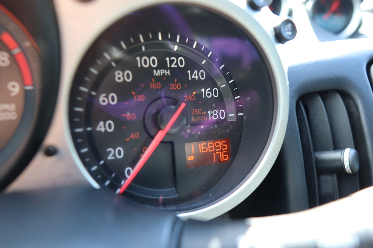 Nissan 370Z 2dr Cpe Auto 2012