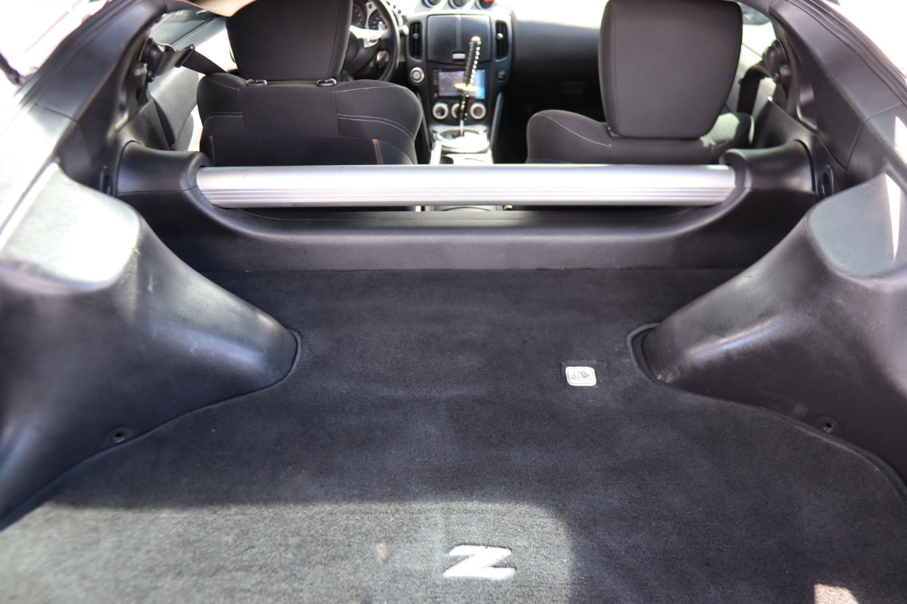 Nissan 370Z 2dr Cpe Auto 2012