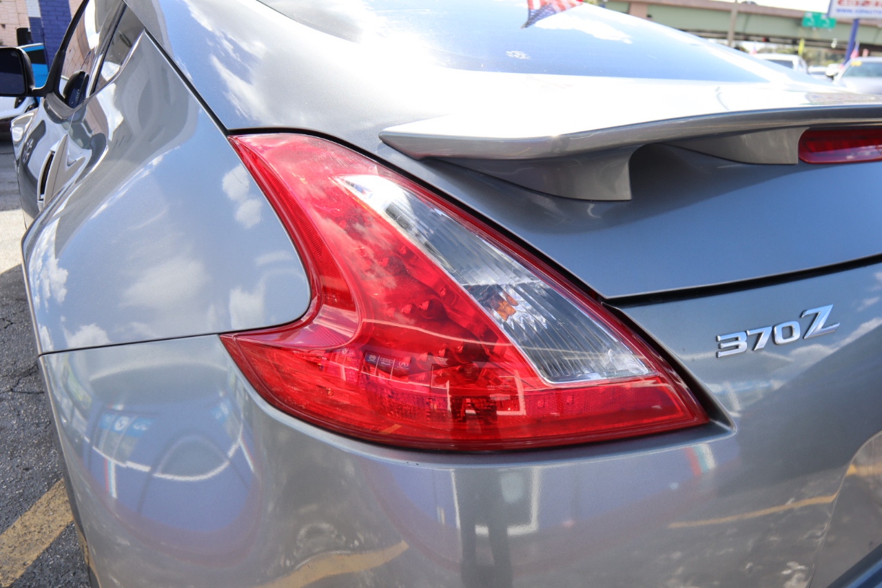 Nissan 370Z 2dr Cpe Auto 2012