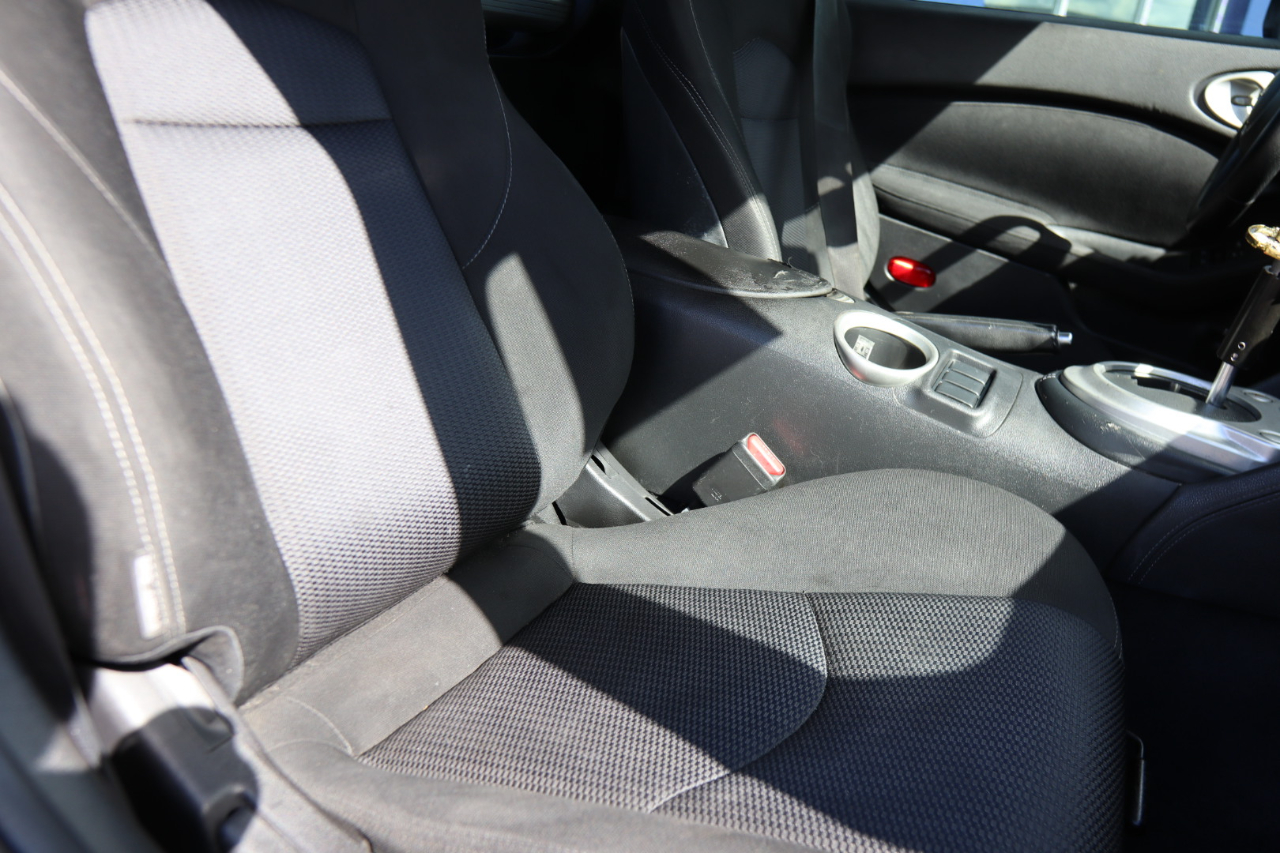 Nissan 370Z 2dr Cpe Auto 2012