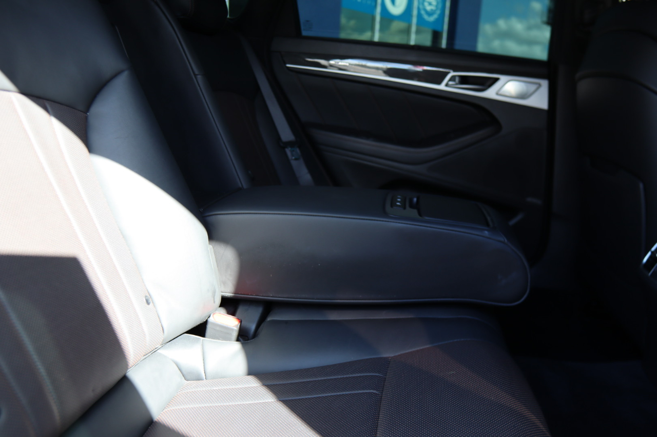 Genesis G80 3.3T Sport RWD 2018