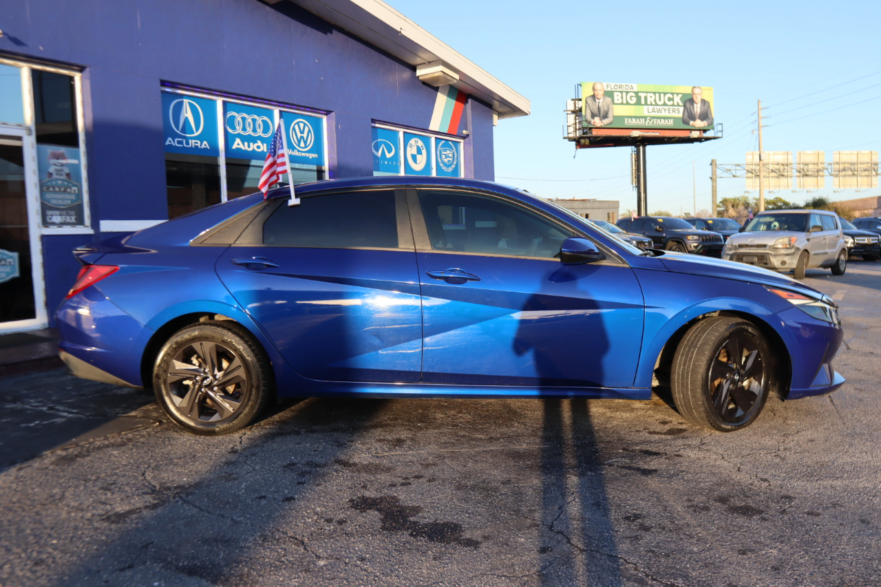 Hyundai Elantra SEL IVT 2022