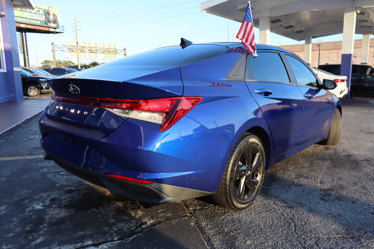 Hyundai Elantra SEL IVT 2022