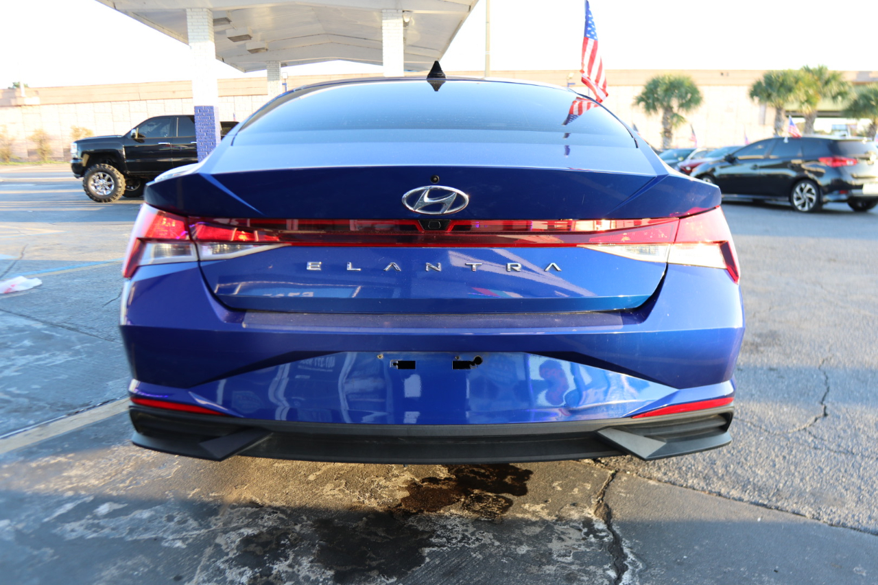 Hyundai Elantra SEL IVT 2022