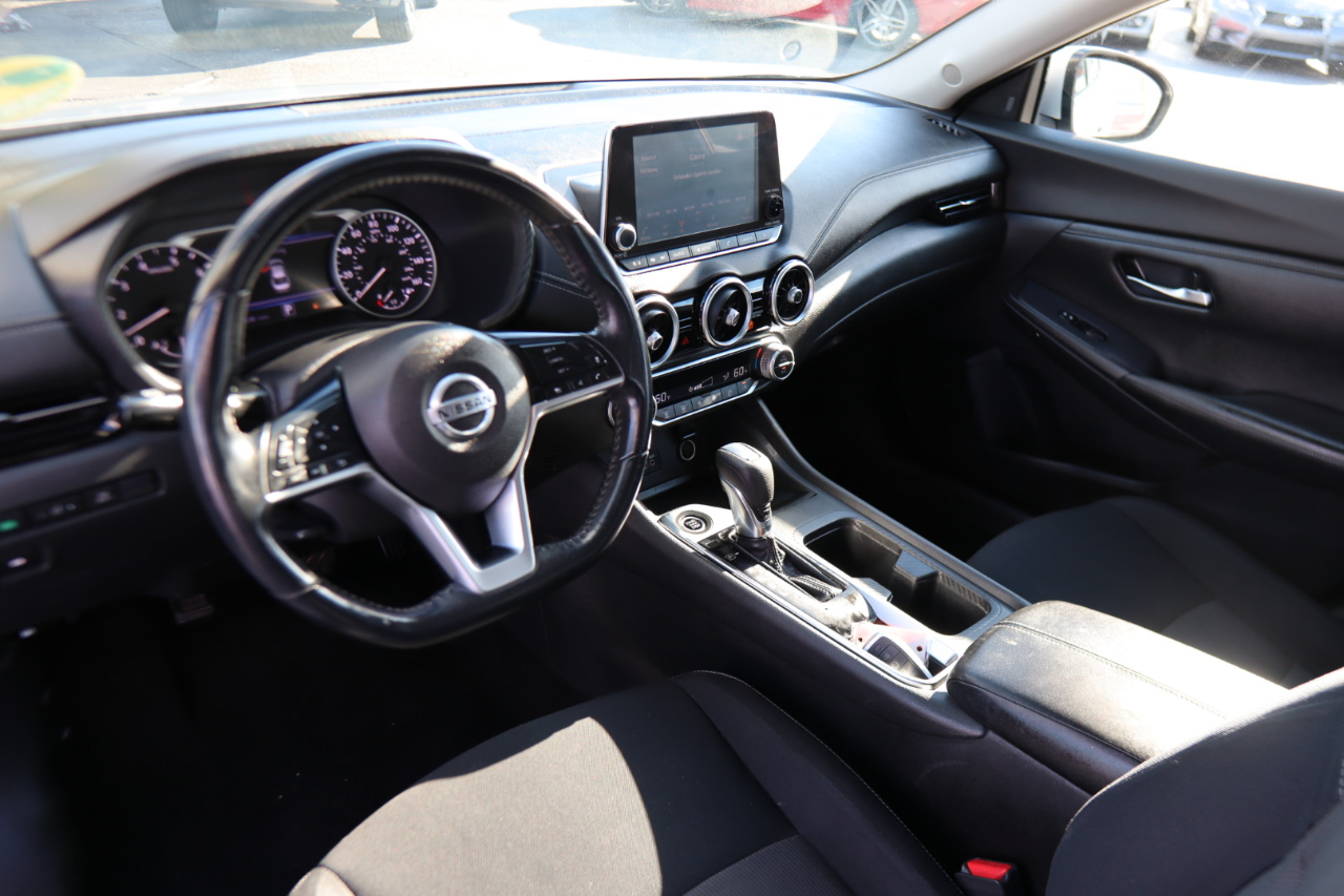 Nissan Sentra SV CVT 2020