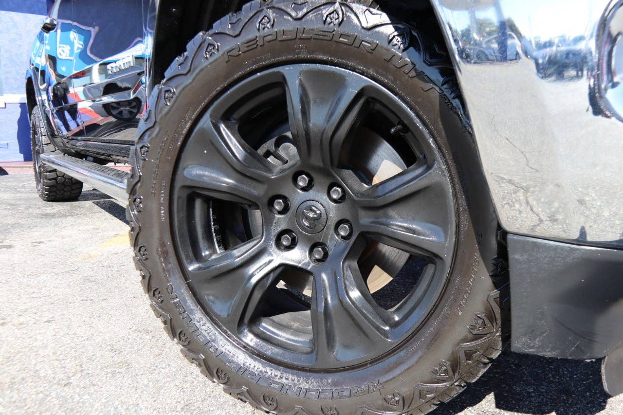 RAM 1500 Laramie 4x4 Crew Cab 5'7" Box 2019