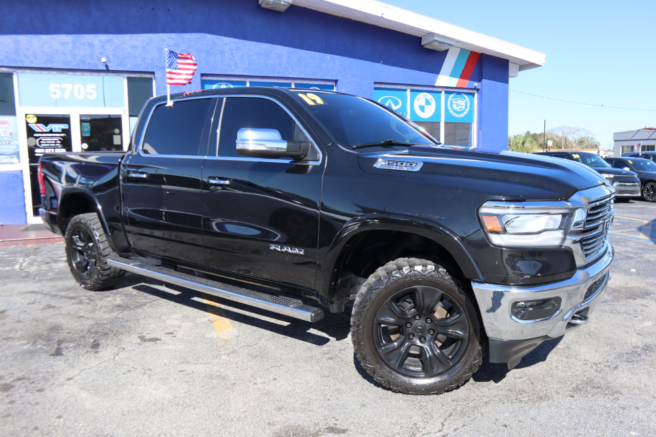 RAM 1500 Laramie 4x4 Crew Cab 5'7" Box 2019