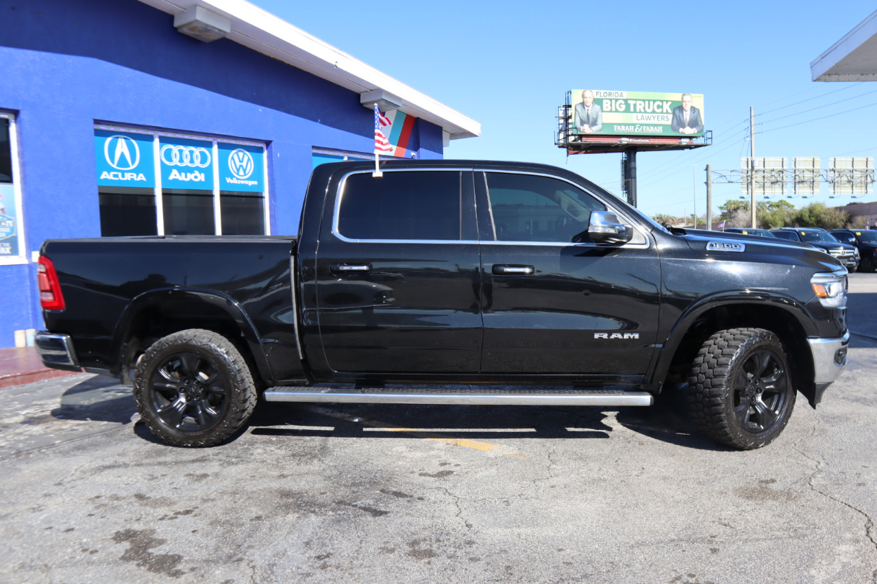 RAM 1500 Laramie 4x4 Crew Cab 5'7" Box 2019