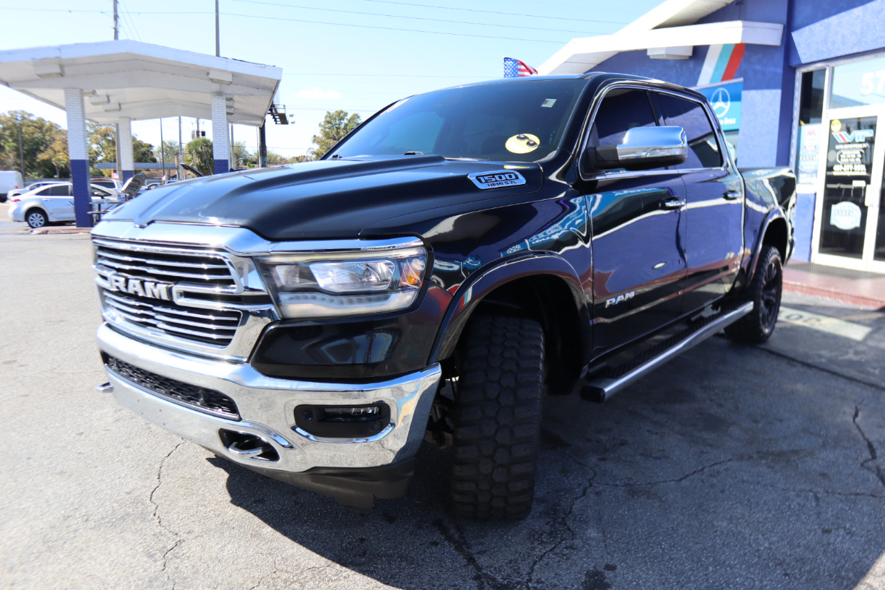RAM 1500 Laramie 4x4 Crew Cab 5'7" Box 2019