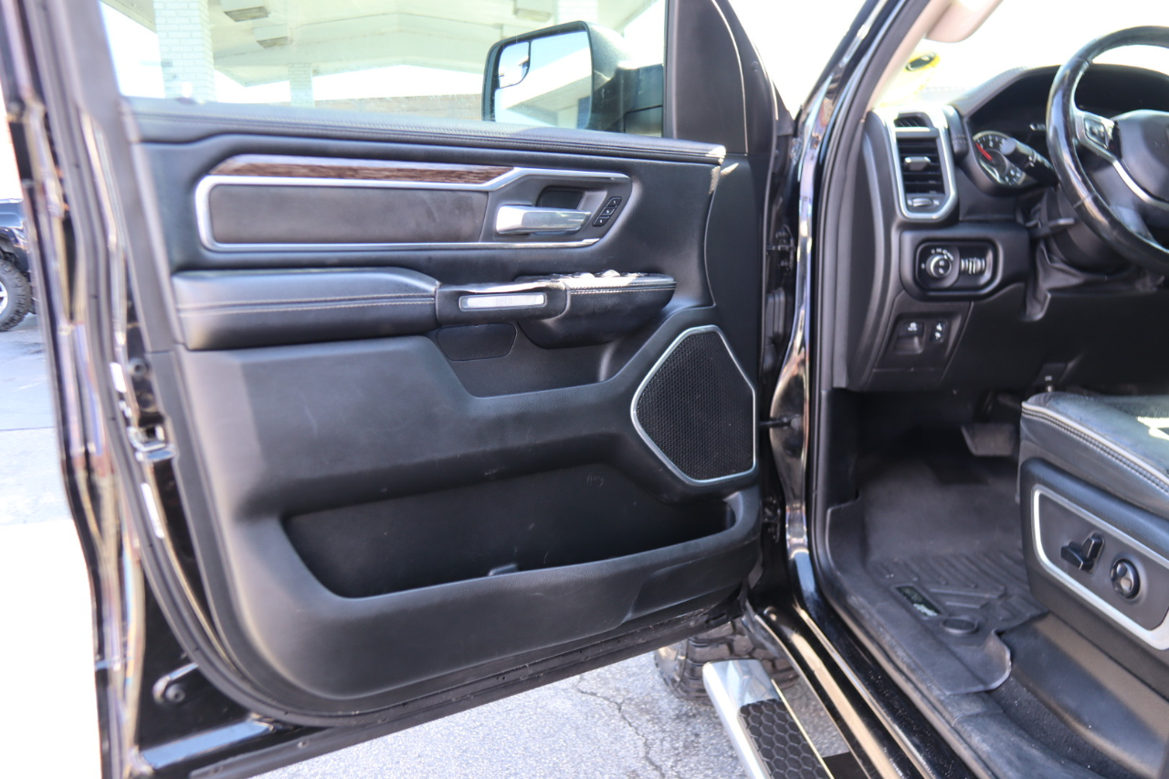 RAM 1500 Laramie 4x4 Crew Cab 5'7" Box 2019