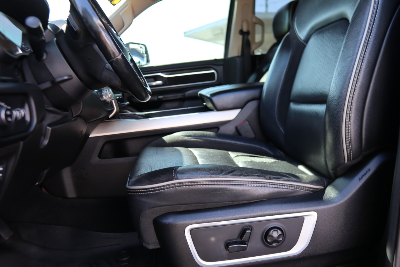 RAM 1500 Laramie 4x4 Crew Cab 5'7" Box 2019