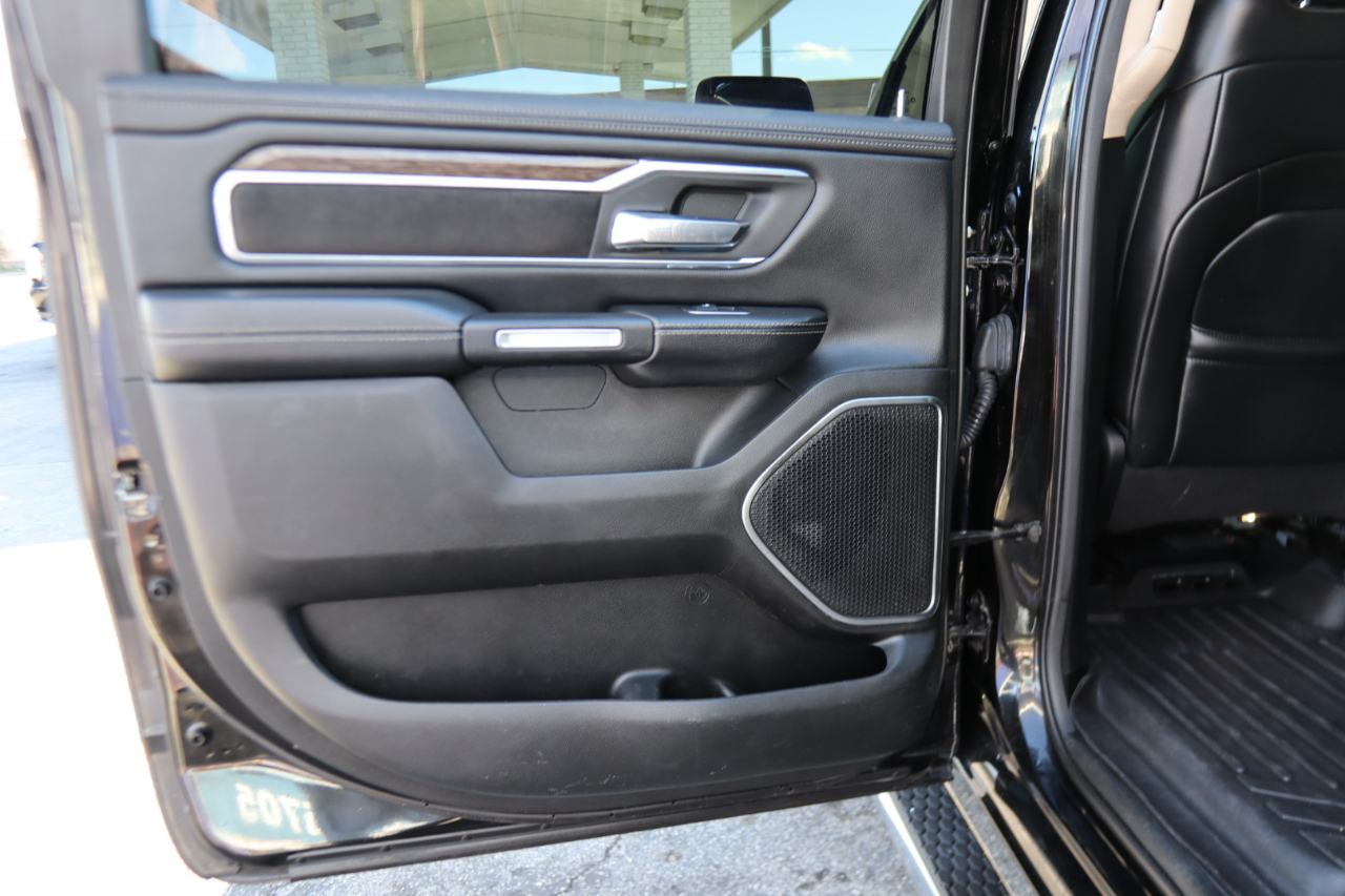 RAM 1500 Laramie 4x4 Crew Cab 5'7" Box 2019