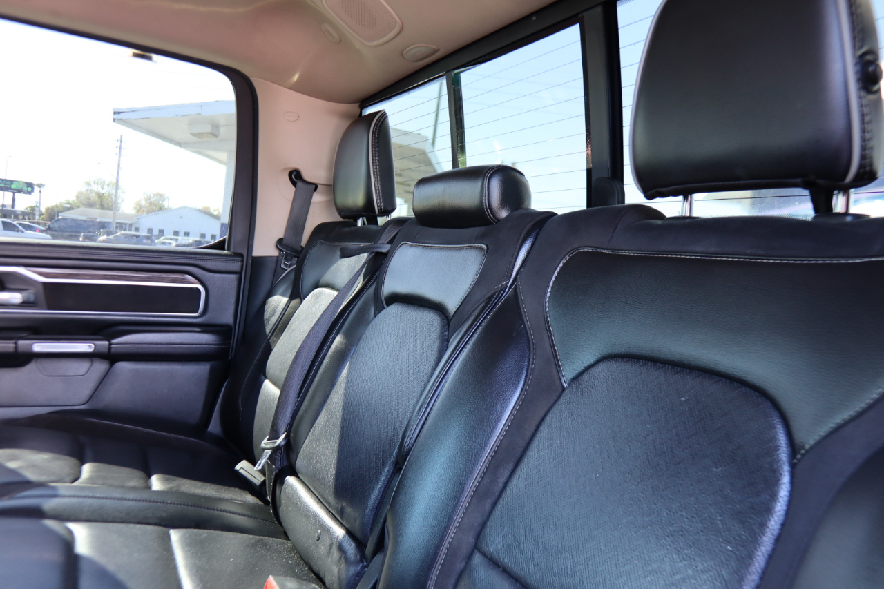 RAM 1500 Laramie 4x4 Crew Cab 5'7" Box 2019