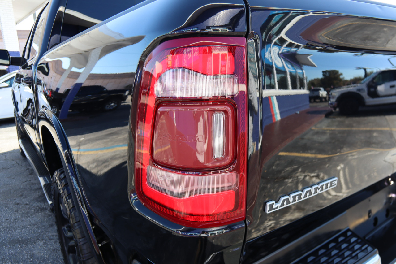 RAM 1500 Laramie 4x4 Crew Cab 5'7" Box 2019