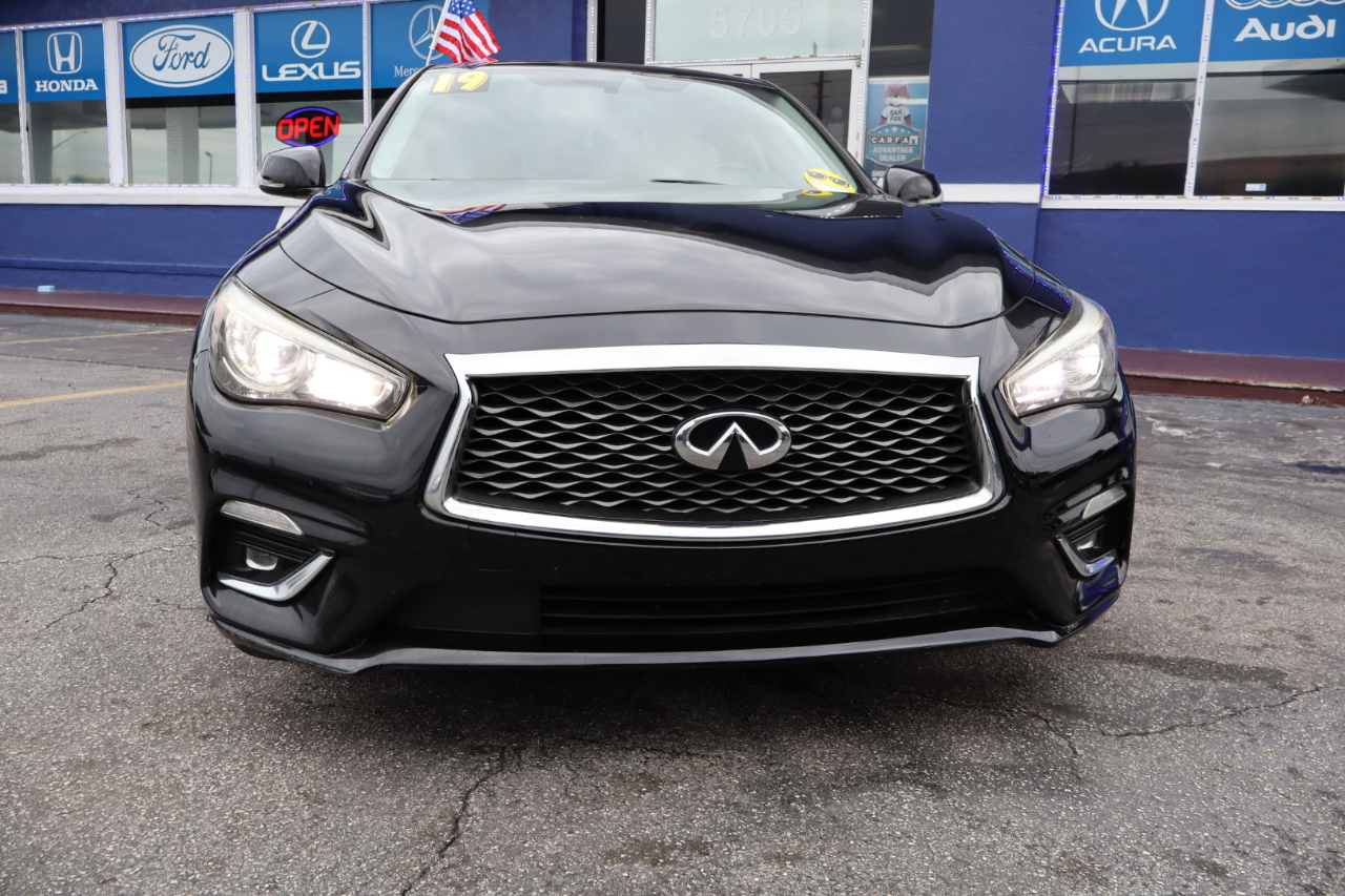 Infiniti Q50 3.0t LUXE RWD 2019