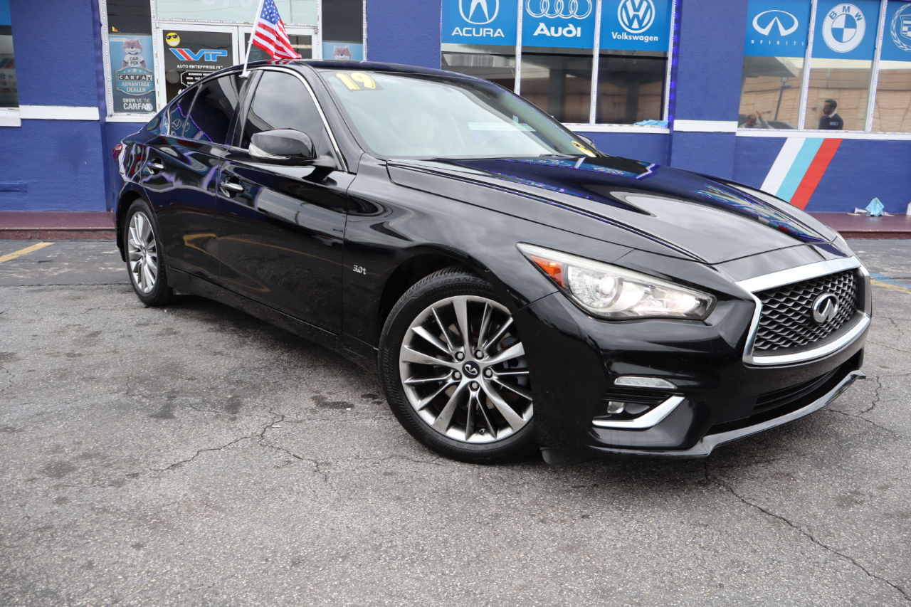 Infiniti Q50 3.0t LUXE RWD 2019