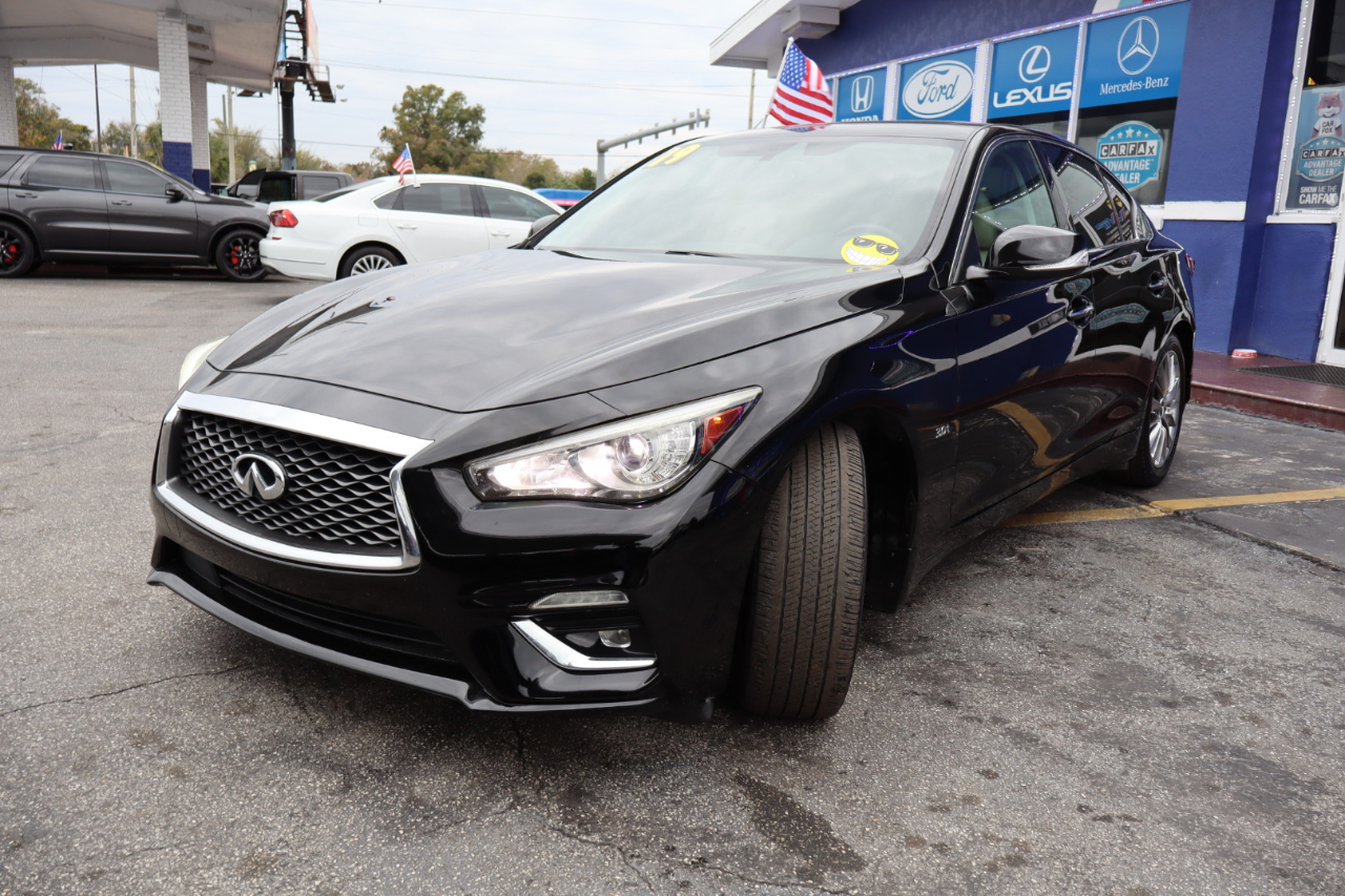 Infiniti Q50 3.0t LUXE RWD 2019