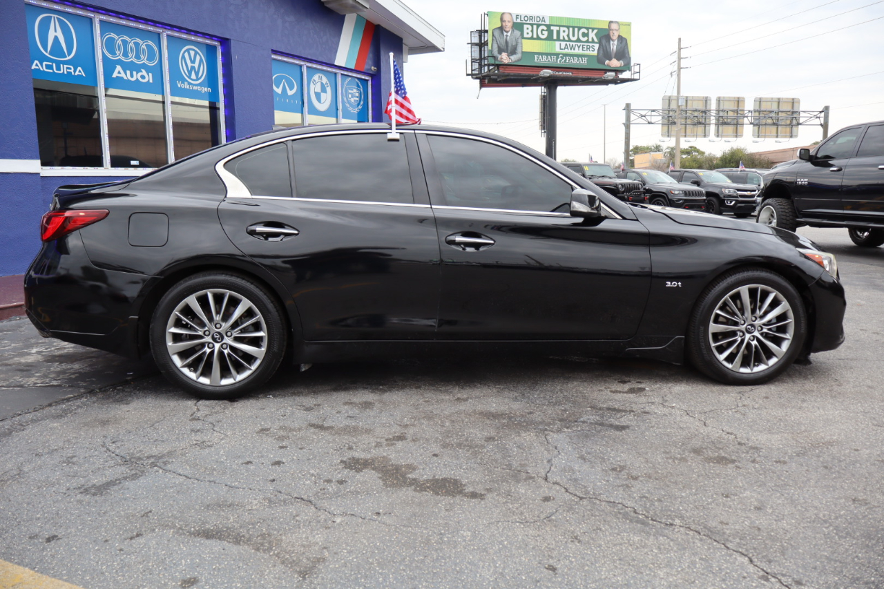 Infiniti Q50 3.0t LUXE RWD 2019