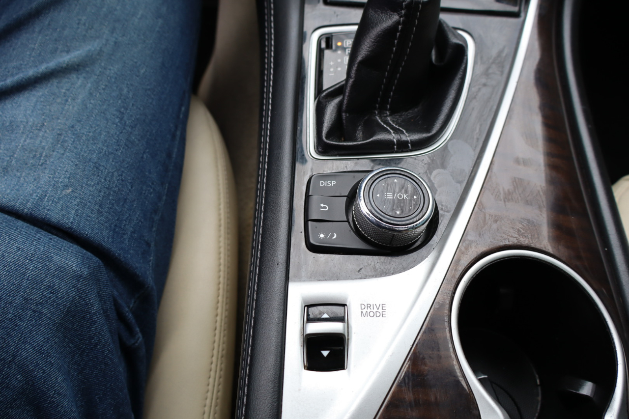 Infiniti Q50 3.0t LUXE RWD 2019