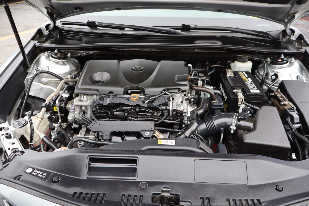 Toyota Camry SE Auto (Natl) 2020