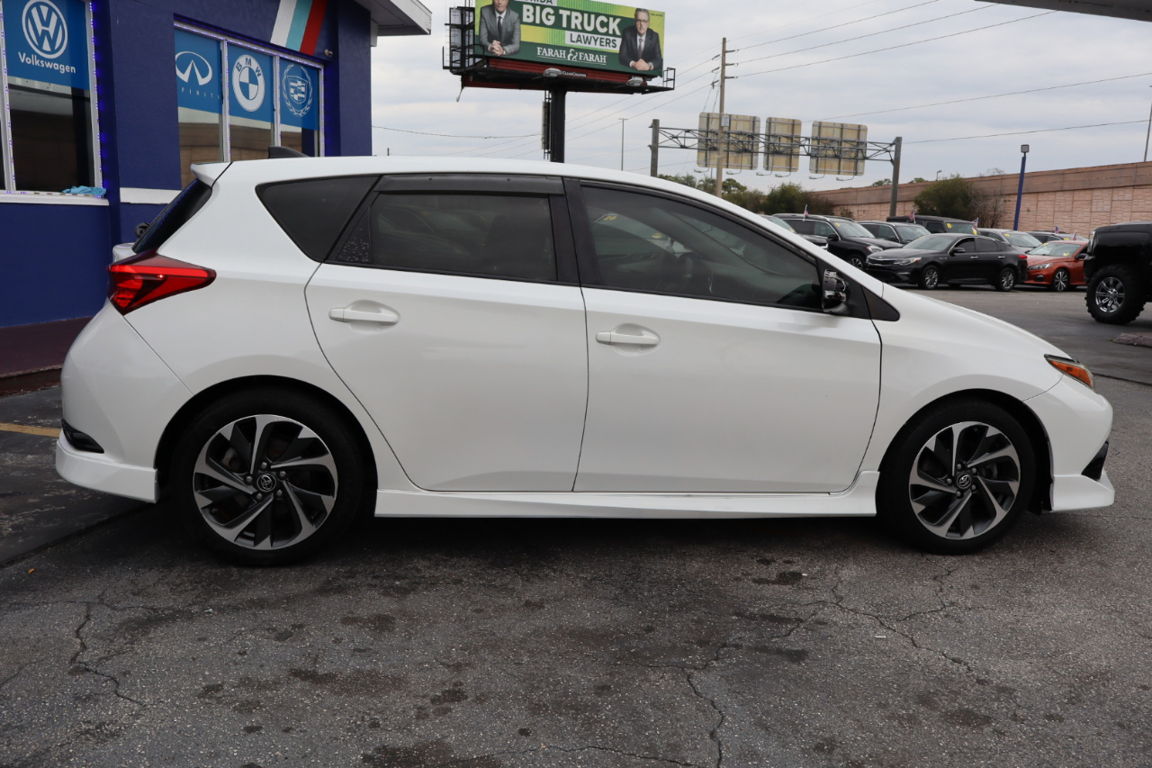 Toyota Corolla iM CVT (Natl) 2017