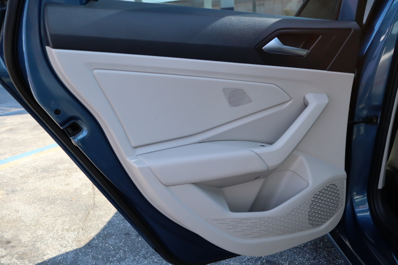 Volkswagen Jetta SEL Premium Auto w/CWP/ULEV 2019