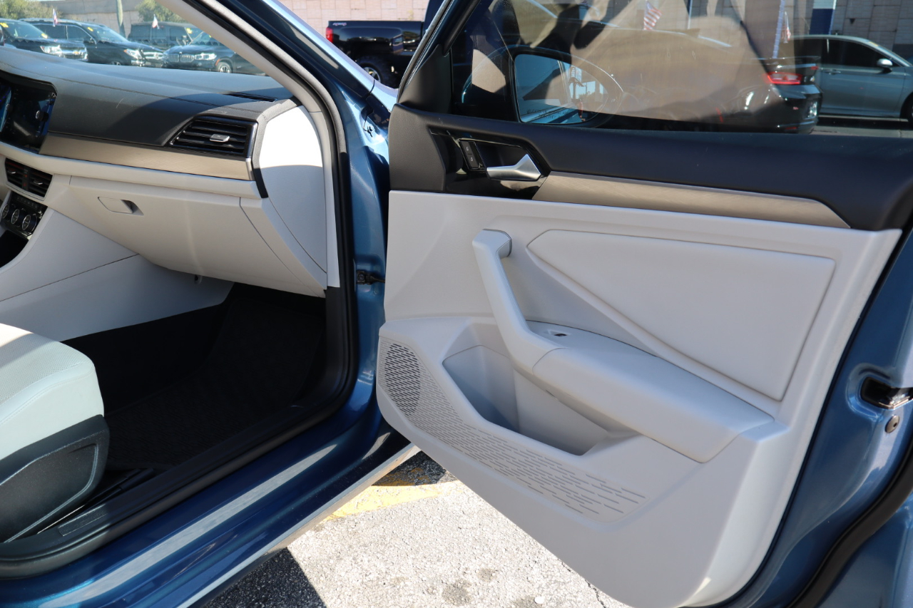 Volkswagen Jetta SEL Premium Auto w/CWP/ULEV 2019