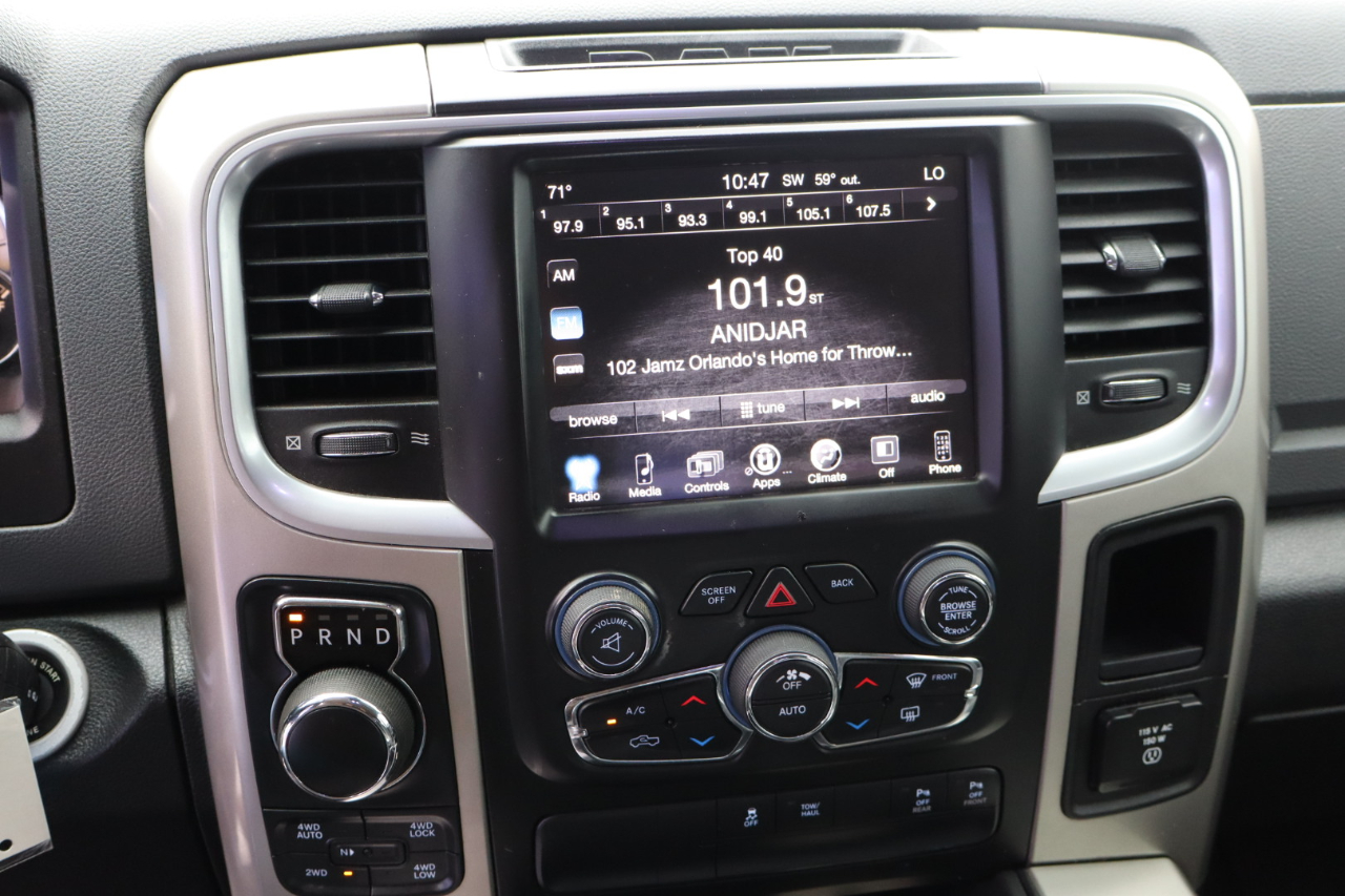 RAM 1500 Big Horn 4x4 Crew Cab 5'7" Box 2017