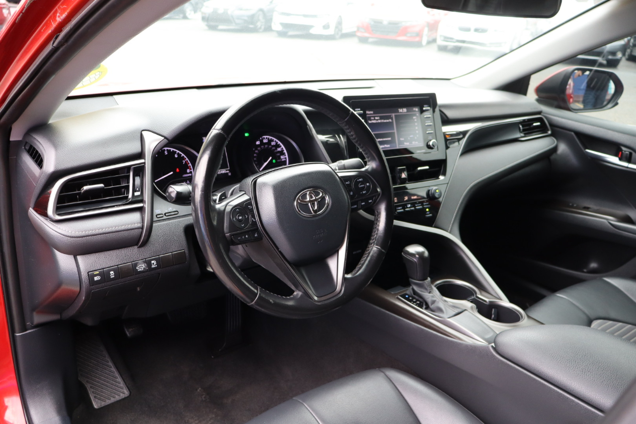 Toyota Camry SE Auto (Natl) 2021