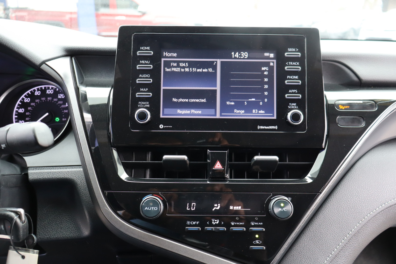 Toyota Camry SE Auto (Natl) 2021