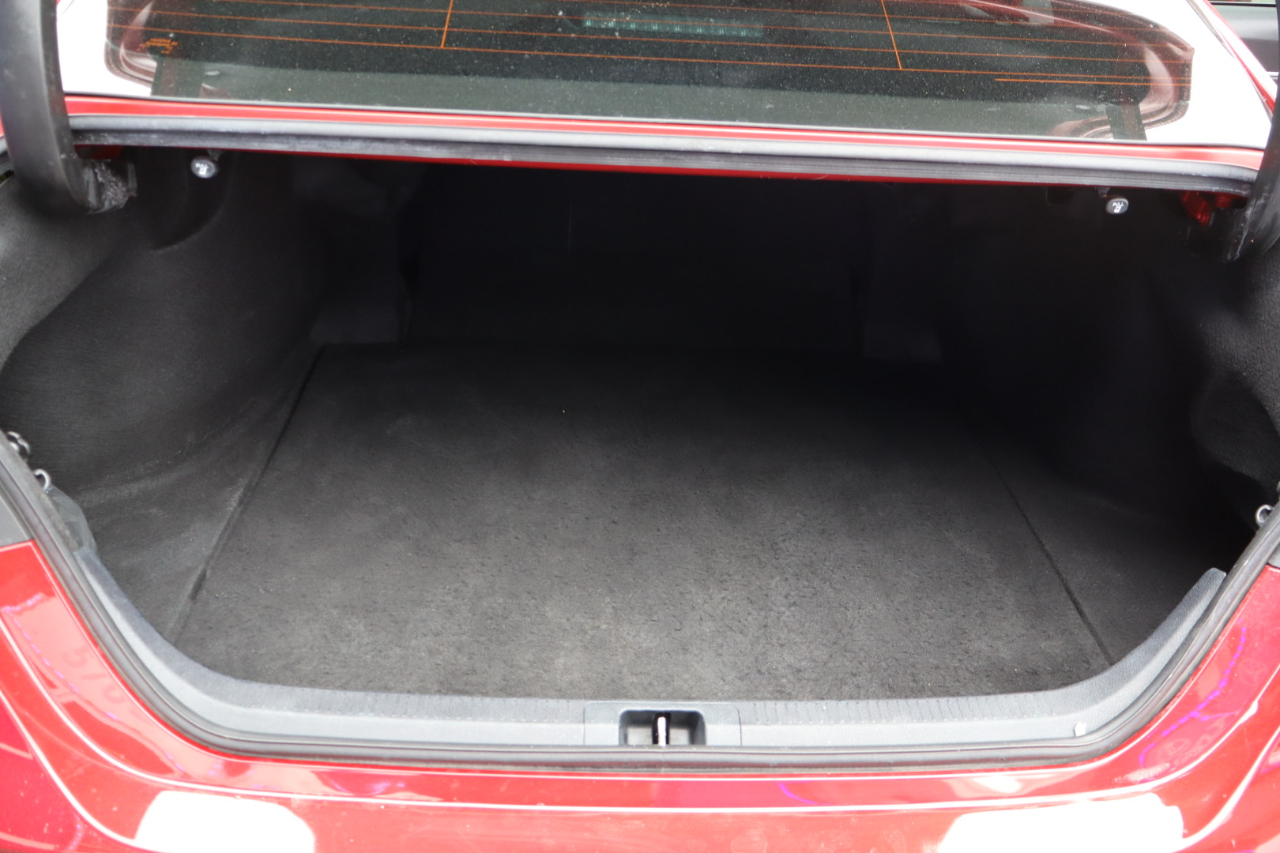 Toyota Camry SE Auto (Natl) 2021