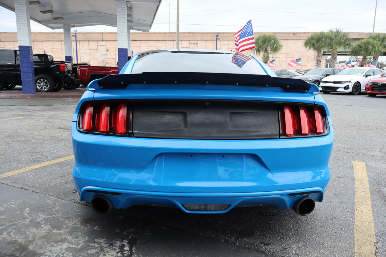 Ford Mustang GT Fastback 2017