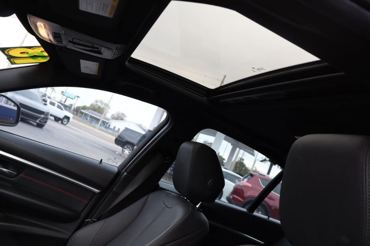 BMW 3 Series 330i Sedan 2018