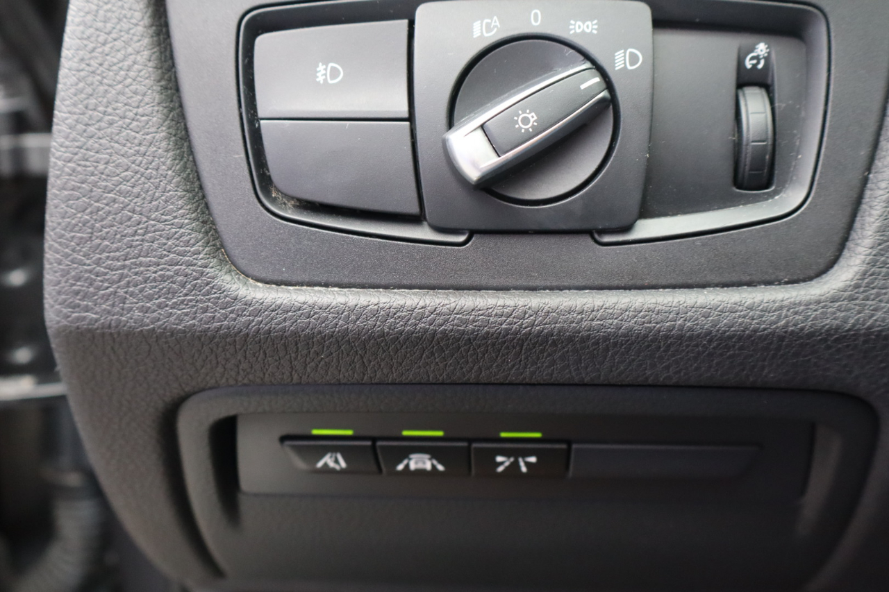 BMW 3 Series 330i Sedan 2018